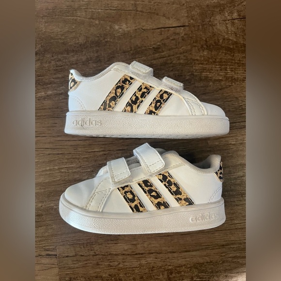 adidas Toddlers Grand Court Leopard Trainers, Size-5 Minimally Worn - Picture 1 of 6